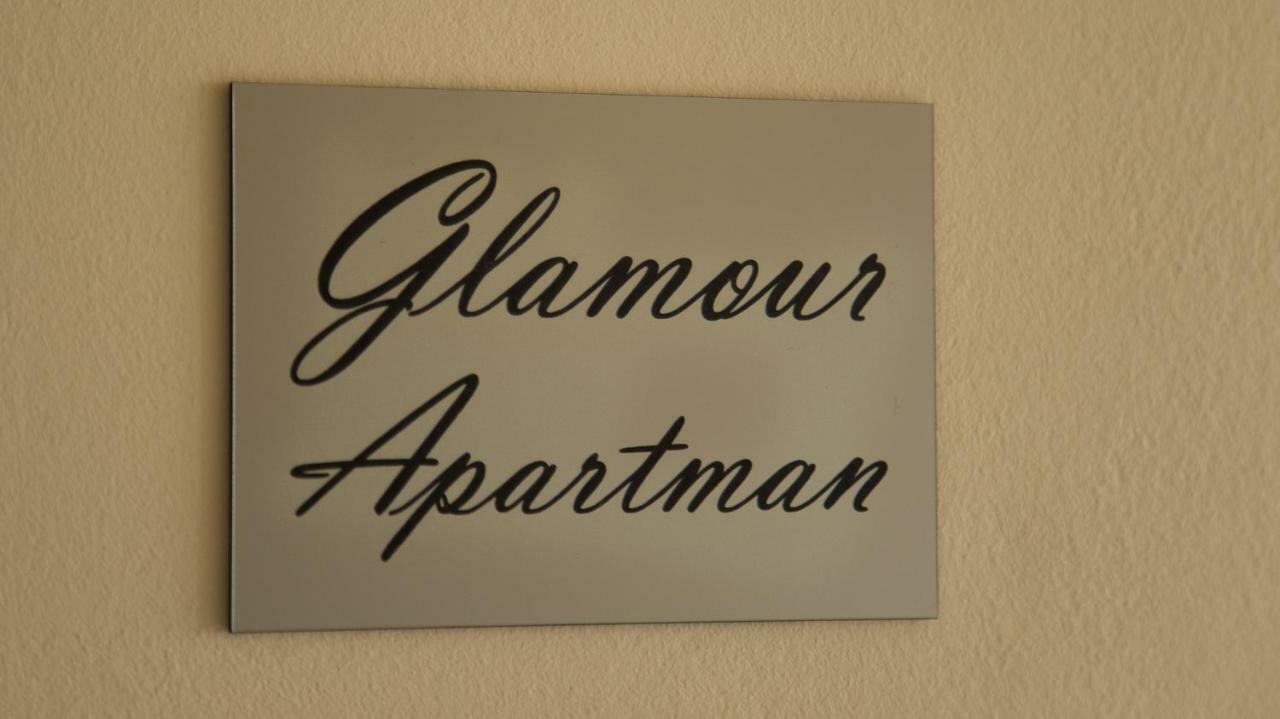 Апартаменты Glamour Apartman Эгер Экстерьер фото