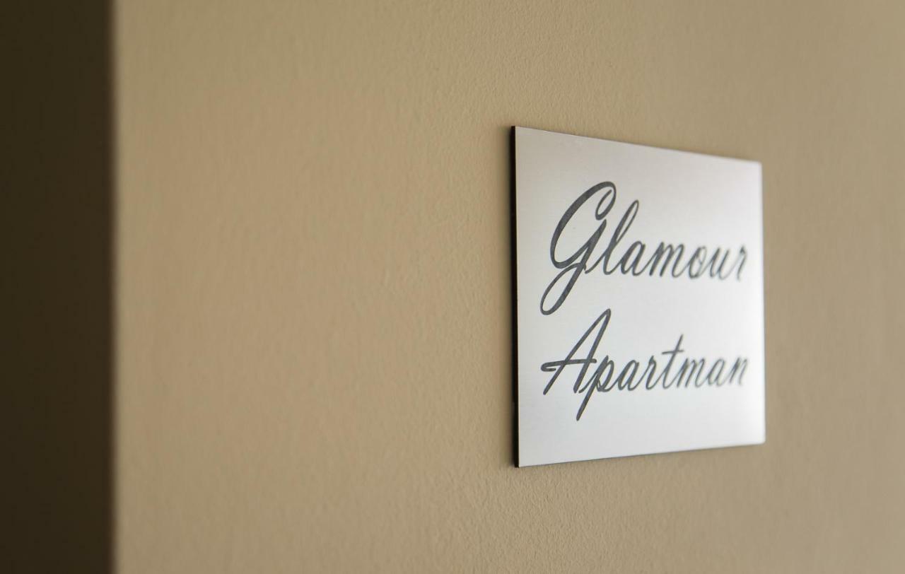Апартаменты Glamour Apartman Эгер Экстерьер фото