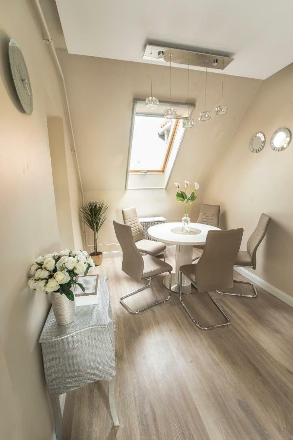 Апартаменты Glamour Apartman Эгер Экстерьер фото